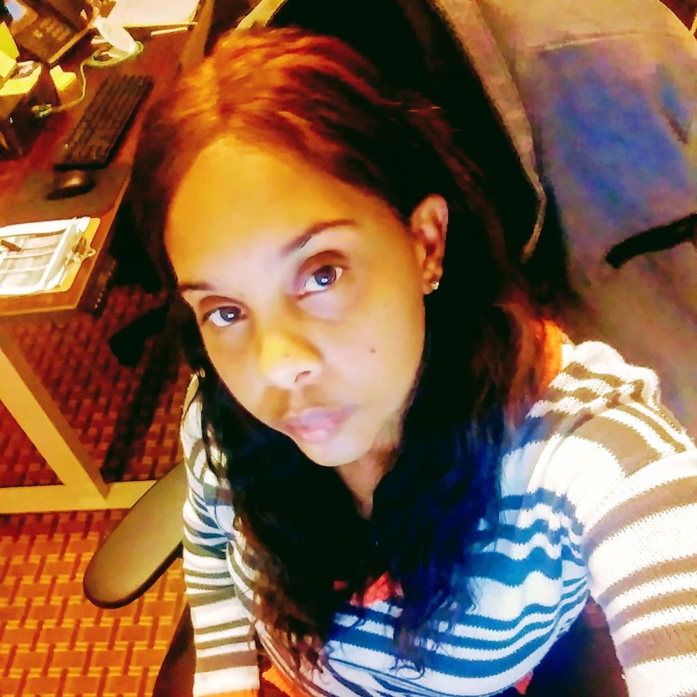 Meet your Posher, Leslie